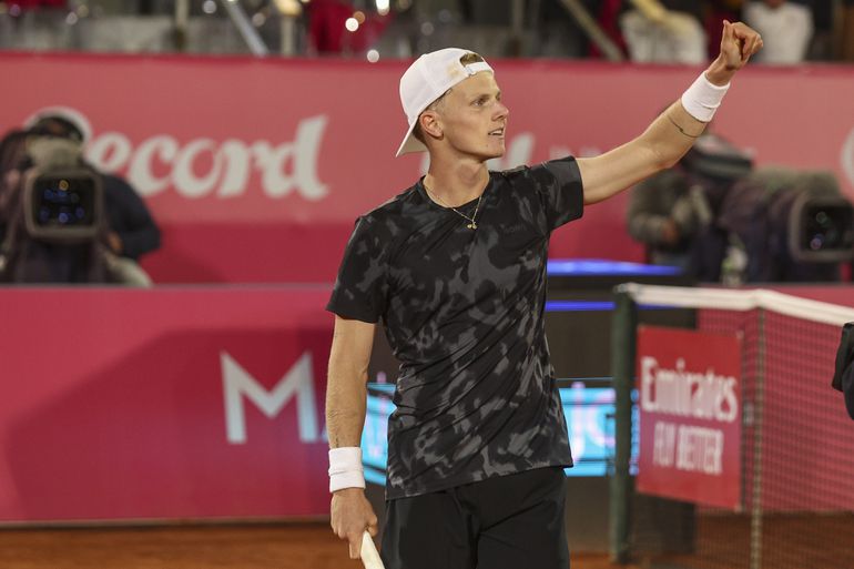 Nederlandse tennisser aast op uniek moment in carrière na soepele start in Rome