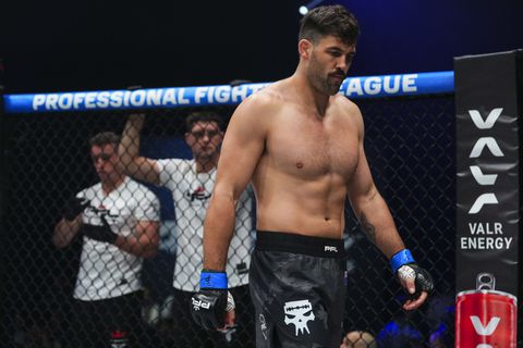 Jake Paul wederom uitgedaagd: oud-MMA-kampioen ziet partij met verloofde van Jutta Leerdam zitten