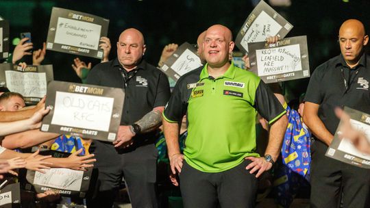 Collega slachtoffer van 'lompe' Michael van Gerwen: 'Hij kreeg 'm keihard op z'n harses'