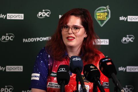 Dartster Noa-Lynn van Leuven openhartig over 'zware weken' na veelbesproken besluit: 'Het kwam steeds weer terug'