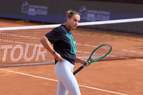 Toptennisster Aryna Sabalenka (28) dreigt met boycot van onder meer Roland Garros