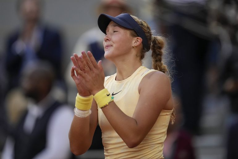 Sensatie: 17-jarige Mirra Andreeva naar halve finale Roland Garros