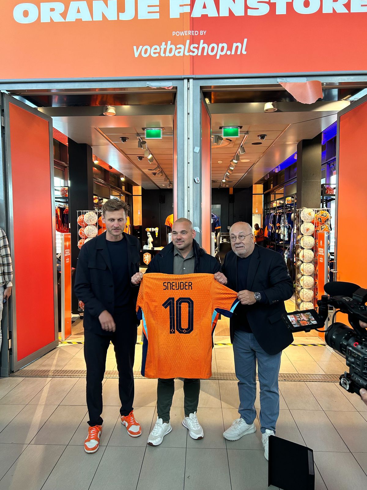 Wesley Sneijder opvallend positief over Oranje op het EK: 'We schoppen het tot de halve finale'