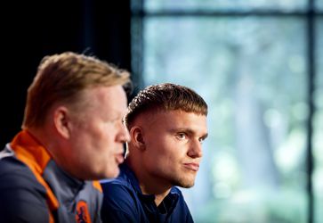 'Dat komt door die periode': bondscoach Ronald Koeman verklaart keuze voor Bart Verbruggen