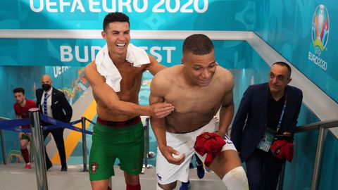 Cristiano Ronaldo breekt een wereldrecord door de transfer van Kylian Mbappé