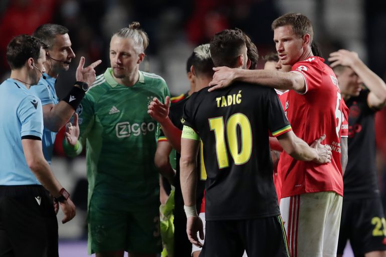 Ajax-icoon stapt na liefst elf jaar verloving eindelijk in het huwelijksbootje
