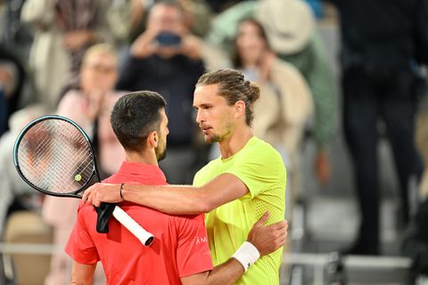 Toptennisser komt met 'vreemd excuus' na uitschakeling tegen Novak Djokovic: 'Niet makkelijk voor mij'