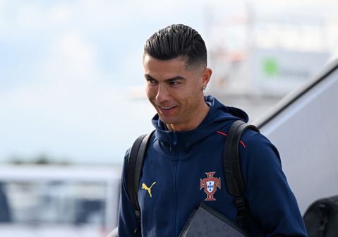 Cristiano Ronaldo laat zich van zijn beste kant zien: topvoetballer beleeft bizarre avond na aanrijding