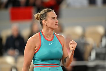 Toptennisster Aryna Sabalenka maakt einde aan ongekende winstreeks van titelhoudster op Roland Garros