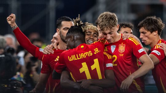 Spanje en Frankrijk zorgen voor knotsgekke wedstrijd met 9 goals, Lamine Yamal (17) steelt de show