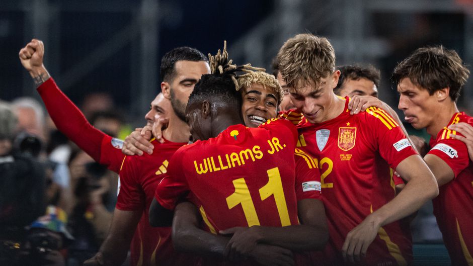 Spanje en Frankrijk zorgen voor knotsgekke wedstrijd met 9 goals, Lamine Yamal (17) steelt de show