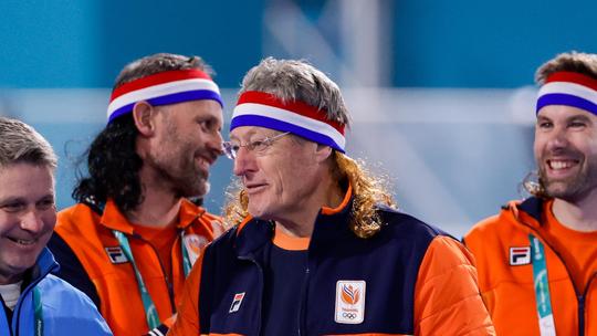 Schaatstrainer Jillert Anema toont zijn zachte kant aan talent (20): 'Je moet ook gelukkig zijn'