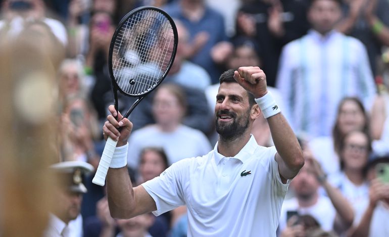 Na 100e zege van Novak Djokovic op Wimbledon klapt publiek nog harder voor zijn dochter