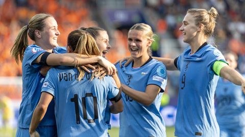 Oranje Leeuwinnen kennen na soap met woedende Andries Jonker flitsende start op EK voetbal