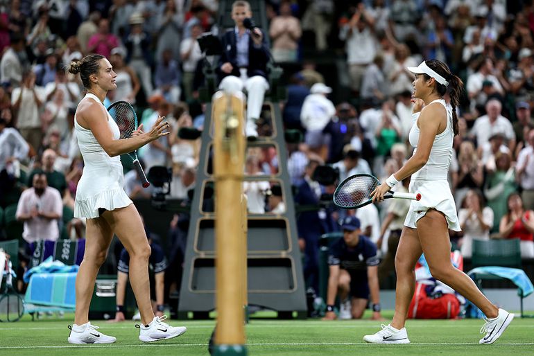 Toptennisster Aryna Sabalenka straft 'beginnersfout' Emma Raducanu hard af: 'Daar moet je op voorbereid zijn'