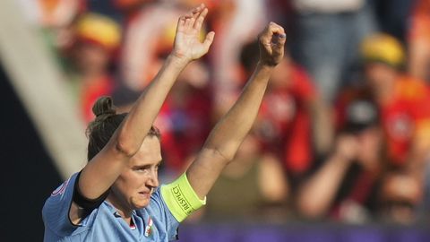 Vivianne Miedema in tranen na bereiken bijzondere mijlpaal bij Oranje Leeuwinnen