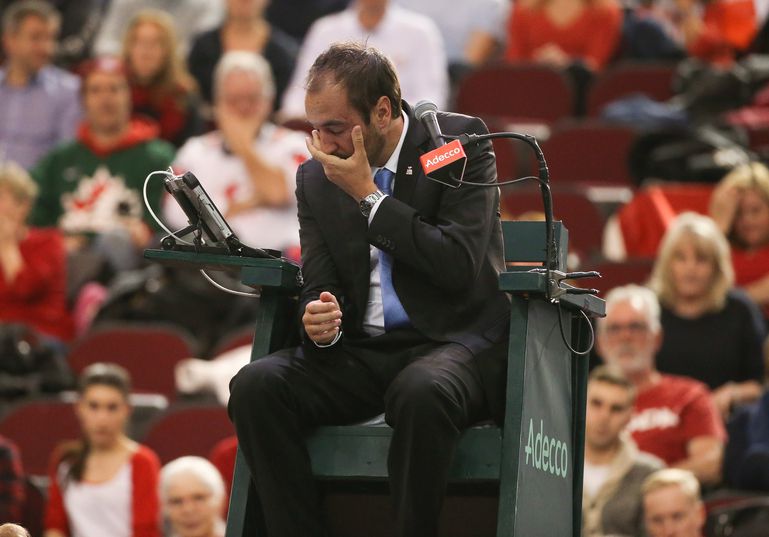 Angstaanjagende momenten voor umpire op Wimbledon: 'Het scheelde maar weinig'