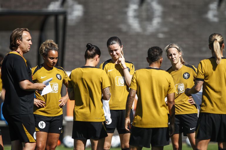 LIVE EK | Oranje Leeuwinnen zijn klaar voor eerste groepsduel met Wales