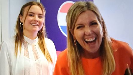 Koningin Máxima giert van het lachen na EK-zege Oranje Leeuwinnen: 'Heel mooie bijna-doelpunten'