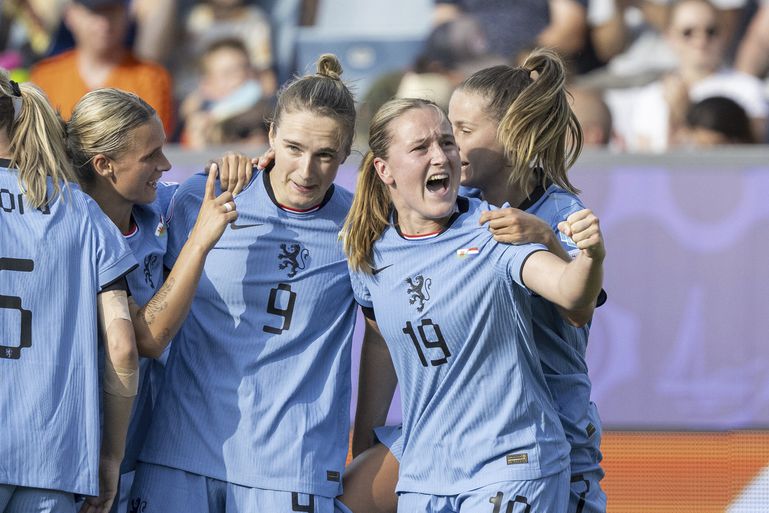 Oranje Leeuwinnen op rapport: Vivianne Miedema vervult glansrol, dit zijn de cijfers