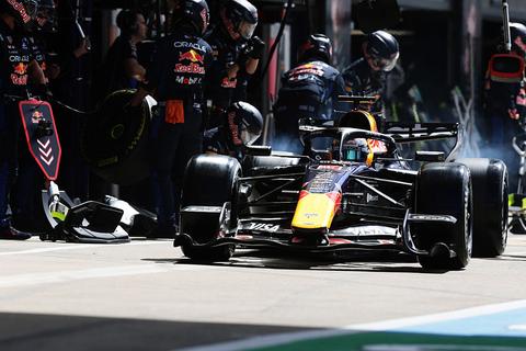 'Nep-Ferrari' en 'bizar incident': buitenlandse media geloven hun ogen niet na GP van Groot-Brittannië