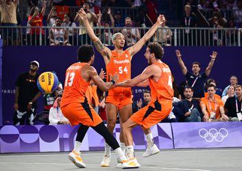 Zoveel geld verdienen vlaggendrager Worthy de Jong & 3x3 basketballers met verrassend goud op de Olympische Spelen