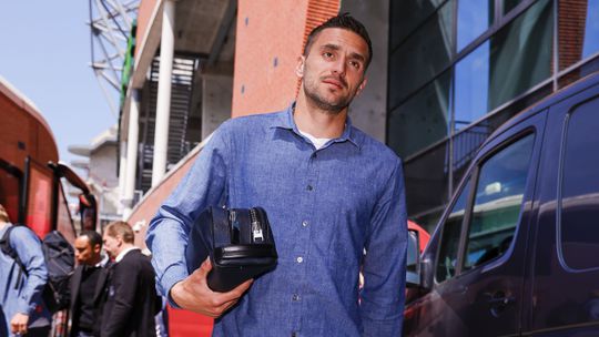 Wéér geen deal voor voormalig Ajax-aanvoerder: 'Transferbom zou door heel Europa galmen'