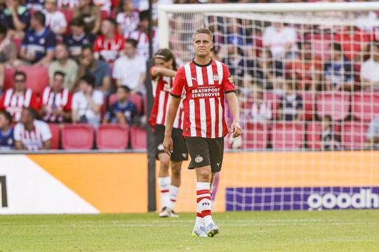 Joey Veerman krijgt na droomtransfer naar Borussia Dortmund duidelijke waarschuwing: 'Dat kleeft aan hem'
