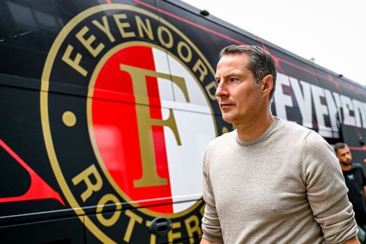 Stopwoordje Feyenoord-trainer Brian Priske zorgt voor hilariteit: 'Misschien zijn we iets te hard van stapel gelopen'