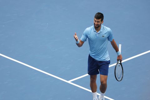Toptennisser Novak Djokovic maakt publiek gek op US Open met bizarre lob