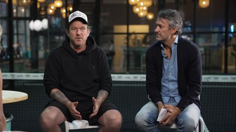 Presentator en fanatiek padelspeler Johnny de Mol (46) spreekt van 'flink probleem': 'Dat is verschrikkelijk'