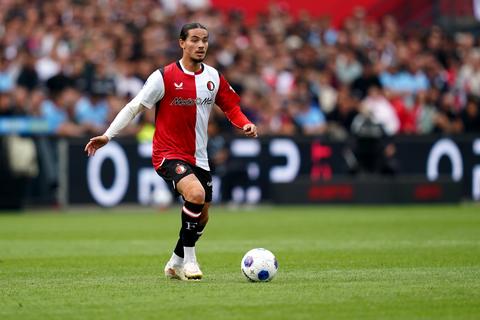 Feyenoord-trainer 'gefrustreerd' door ontbreken Anis Hadj Moussa: 'Dat was de druppel'
