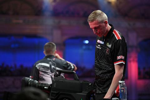 Nederlandse topdarter (26) in de problemen voor Euro Tour in Praag: 'Plan B deze ochtend'