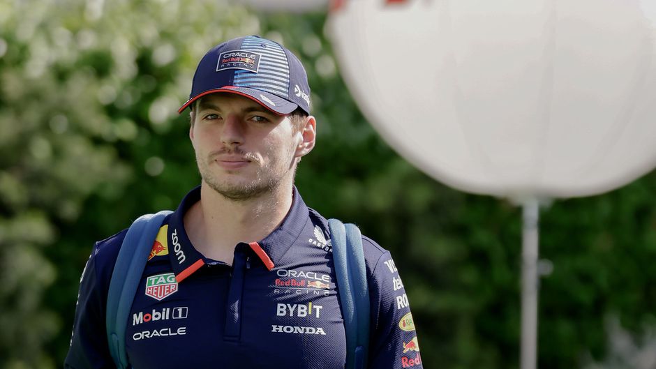 Ontspannen Max Verstappen laat fans smelten met foto's: 'Mijn god, ik ben nu nog verliefder'