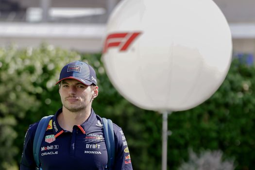 Ontspannen Max Verstappen laat fans smelten met foto's: 'Mijn god, ik ben nu nog verliefder'