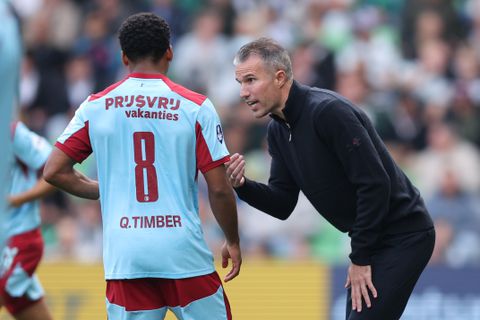 Feyenoord-trainer Robin van Persie heeft slecht nieuws voor Oranje, Ronald Koeman grijpt in