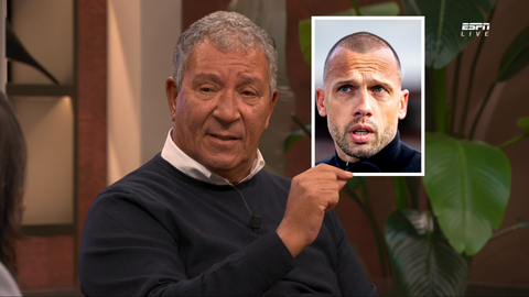 Henk ten Cate ergert zich aan beeldvorming rond Ajax-trainer John Heitinga: 'Het is gênant!'