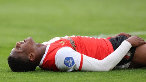 Megatalent (19) van Feyenoord in verlegenheid gebracht door zijn moeder: 'Dat was een hele stomme actie'