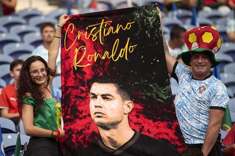 Superster Cristiano Ronaldo (41) verrast met ander uiterlijk na rel bij Portugees elftal