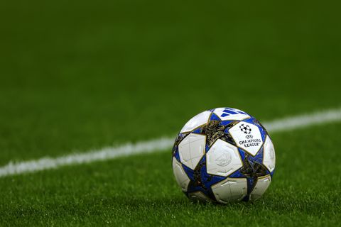 Belgische scheidsrechter mishandelt voetbalster tijdens wedstrijd: 'Zelfs mijn broek werd uit getrokken'