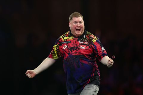 Emotionele darter (35) herstelt dankzij nieuwe liefde van persoonlijk drama: 'Zij brengt mij geluk en blijdschap'