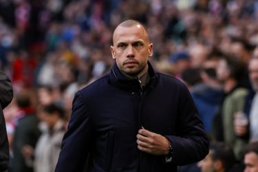 Veelzeggende glimlach bij Owen Wijndal en John Heitinga over 'verrassing' bij Ajax: 'Jullie gaan het zien'