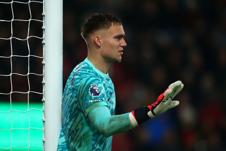 Oranje-keeper Bart Verbruggen leidt met deze blunder nederlaag voor Brighton in