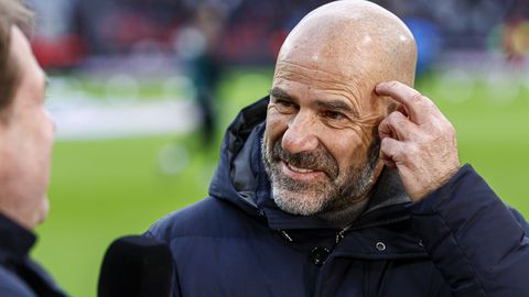 PSV-coach Peter Bosz voelt zich schuldig tegenover kleinkind (11): 'Het voetbal slokt je op'