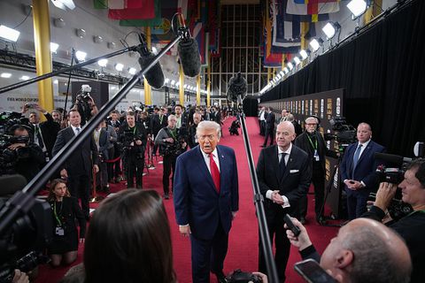 Donald Trump zorgt tijdens WK loting voor ongemakkelijk onderonsje met Nederlandse verslaggever van NOS