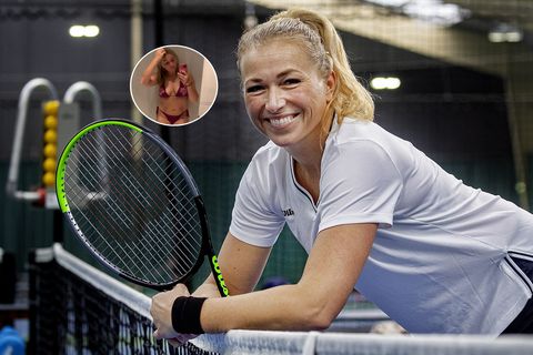 Ex-toptennisster Michaëlla Krajicek laat zien lekker in haar vel te zitten: 'Geen plastic boezem'