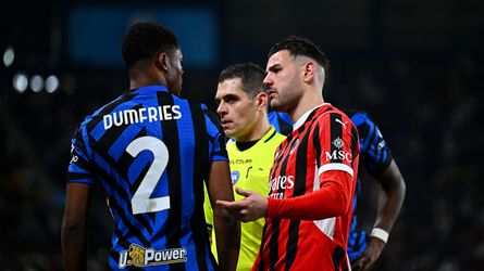 Denzel Dumfries en Theo Hernandez ruziën weer bij unieke Supercup-winst voor AC Milan