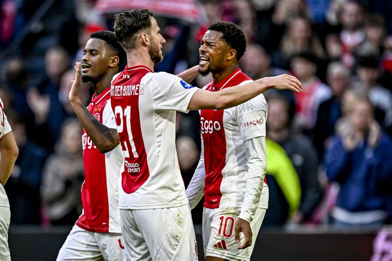 'Ajax zet vier spelers op de transferlijst die deze winter mogen vertrekken'