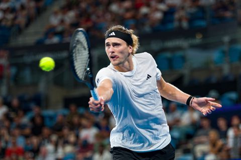 Duitse media in de ban van foto's toptennisser met bekende influencer: 'Zijn vriendin heeft Australië verlaten'