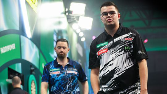 Topdarter Gian van Veen zit bij concurrent 'in z'n hoofd': 'Dat is ook geen gekke uitspraak'